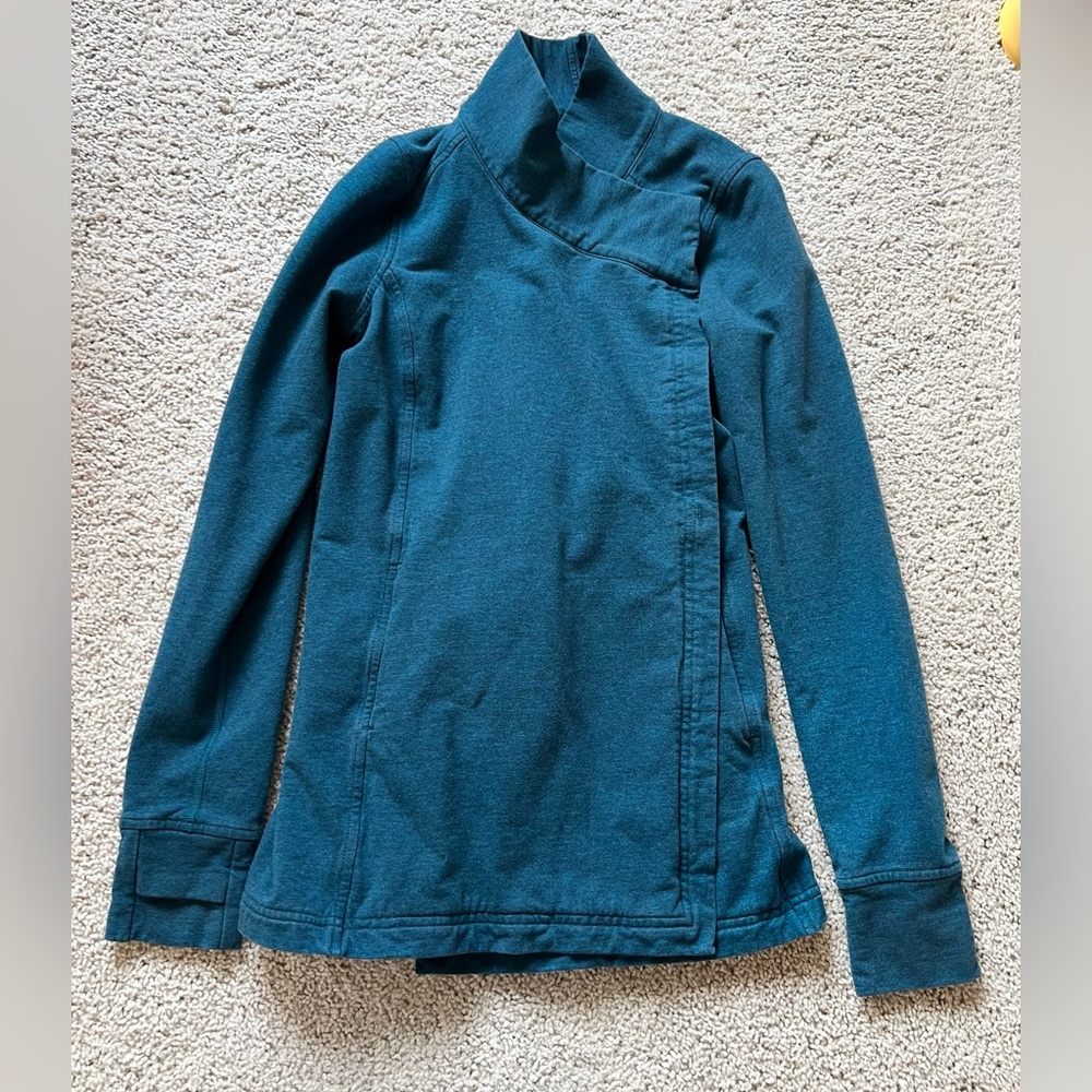 Lululemon Coast Wrap